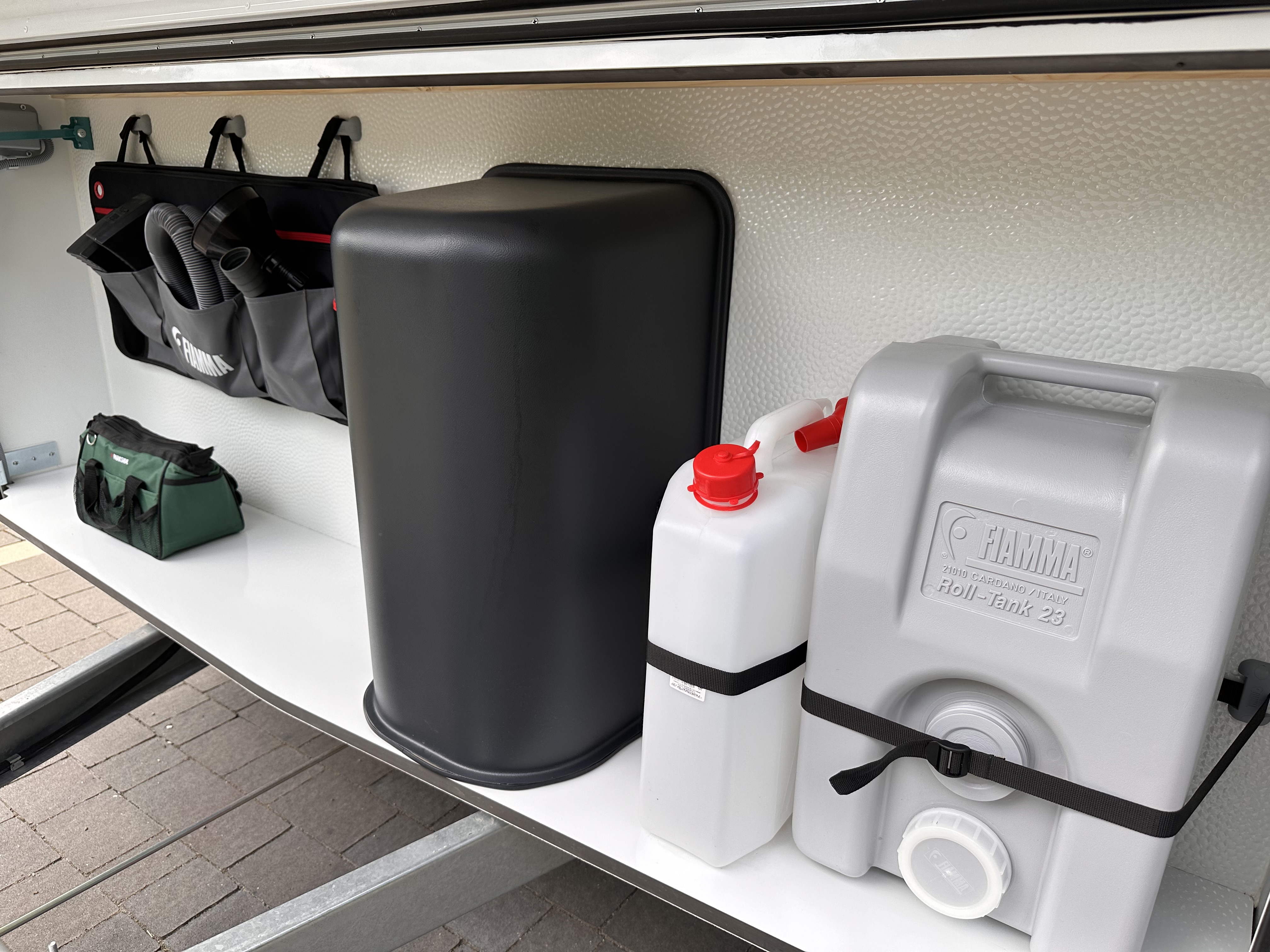 Bakista przyczepy Adria Aviva 472 PK